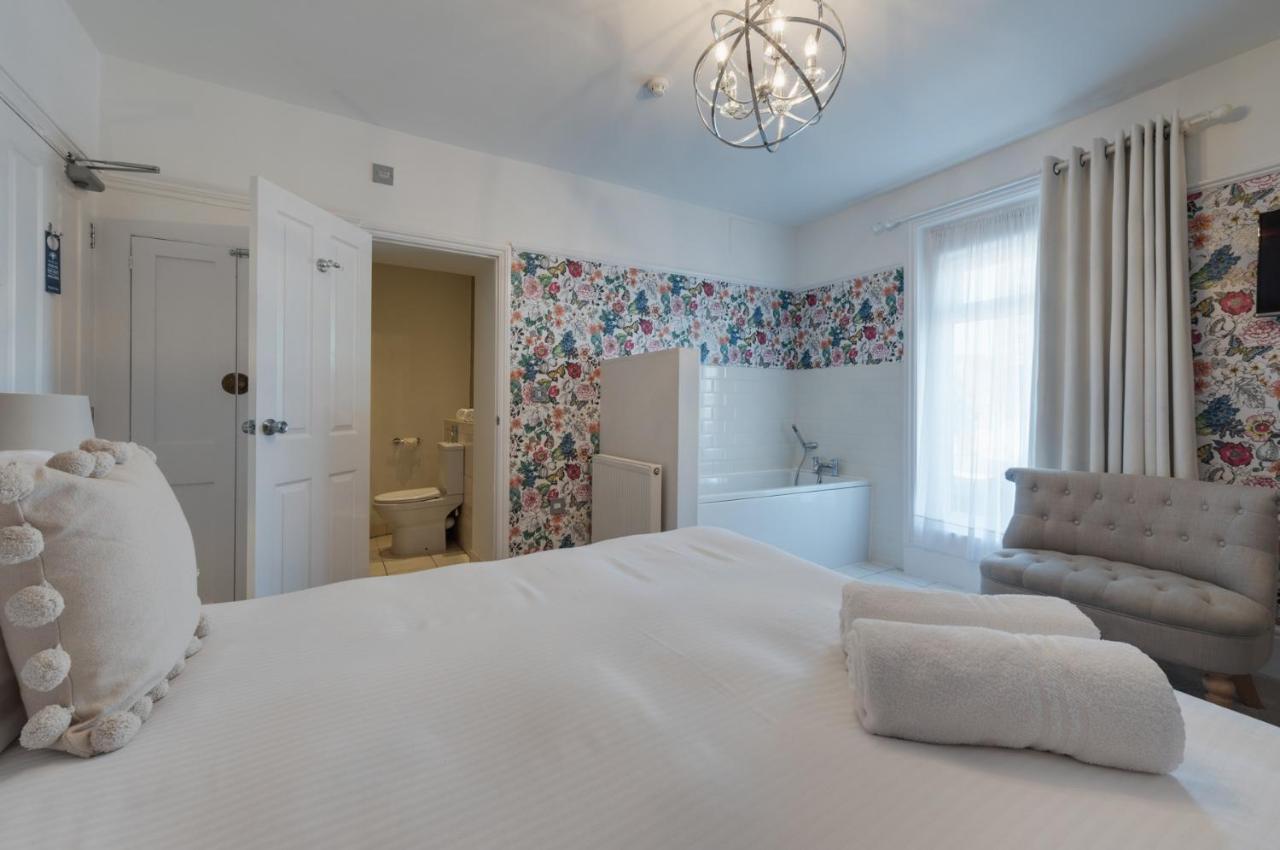 Stattons Boutique Hotel & Restaurant Портсмът Екстериор снимка